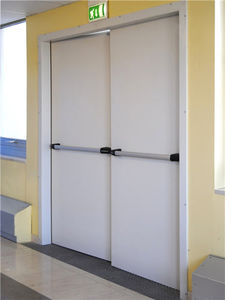 puertas industriales abatibles