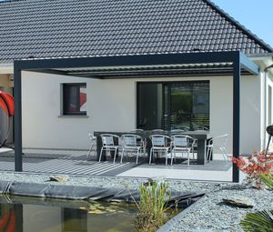 pérgola adosada / de aluminio / con láminas móviles / bioclimática