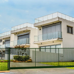 portón autoportante