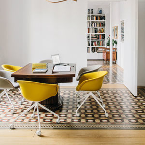 silla de oficina contemporánea