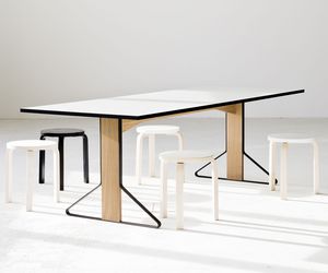 mesa de comedor moderna / de roble / de MDF / de acero