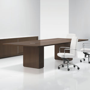 mesa de conferencia contemporánea / de madera / rectangular / con toma de corriente integrada