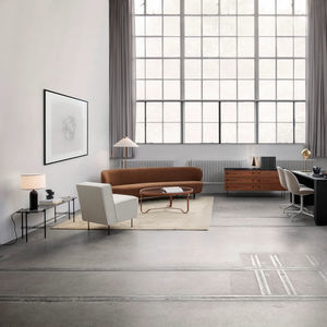 sillón bajo de diseño escandinavo