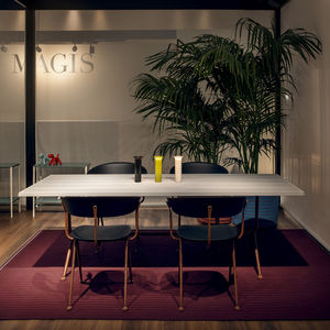 mesa contemporánea