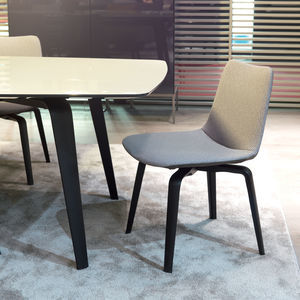 silla contemporánea