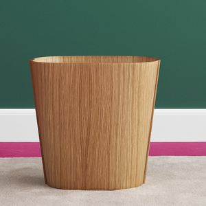 cubo de basura de madera