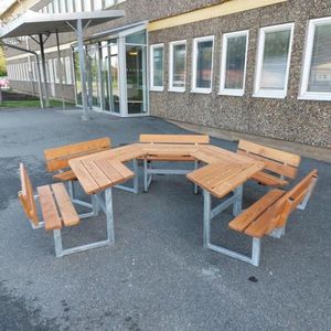 conjunto de mesa y banco contemporáneo