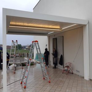 pérgola adosada