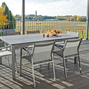 mesa contemporánea
