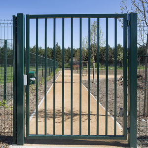 puerta para jardín de acero galvanizado