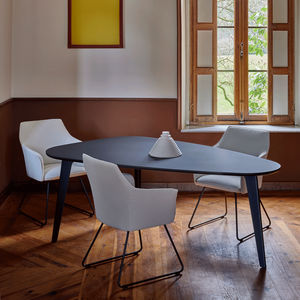 mesa de comedor contemporánea
