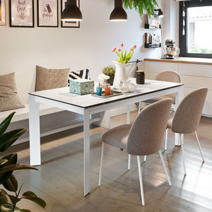mesa contemporánea