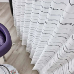 visillo con motivos decorativos