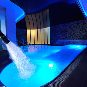 piscina curva
