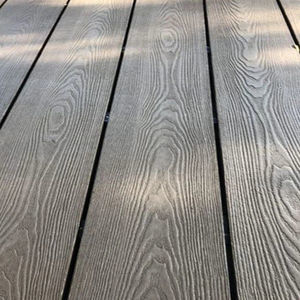 tarimas de exterior de madera compuesta