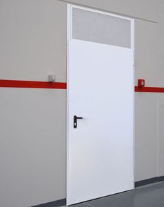 puertas industriales abatibles