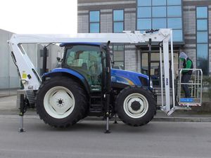 cesta telescópica montada en tractor
