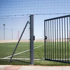 campo de fútbol para espacio público