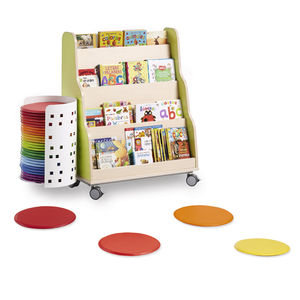 biblioteca con ruedas