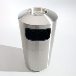 cubo de basura público