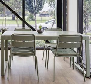 mesa de comedor contemporánea