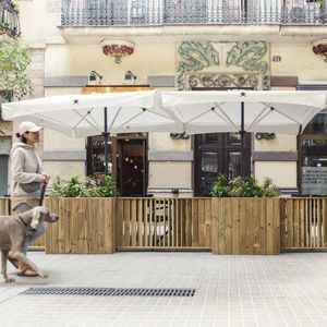 separador de espacios de madera