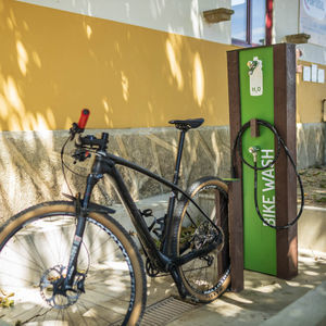 estación de reparación de bicicletas de plástico