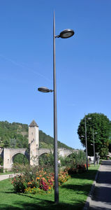 mástil de iluminación