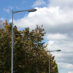 consola para poste de iluminación de acero