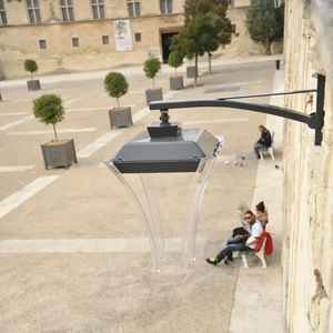 consola para poste de iluminación de acero galvanizado