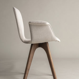 silla de diseño escandinavo