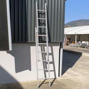 escalera elevada de trabajo