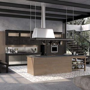 cocina clásica / de madera / con isla / con asideros