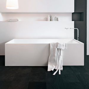 bañera independiente / de Corian®