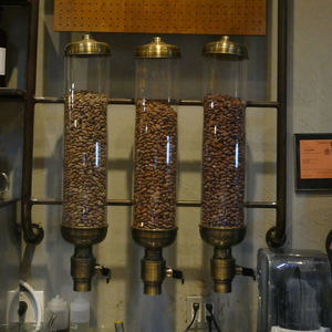 dispensador de café en grano de pared
