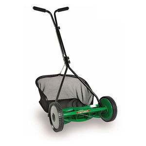 cortacésped con operador a pie