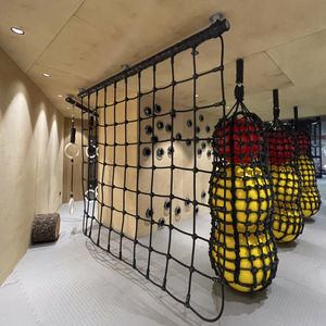 recorrido de obstáculos para edificio público