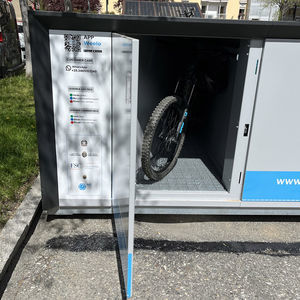 marquesina para bicicletas con panel solar