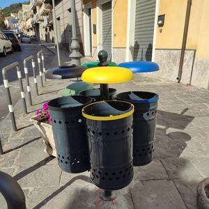 cubo de basura público