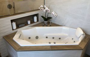 bañera de esquina
