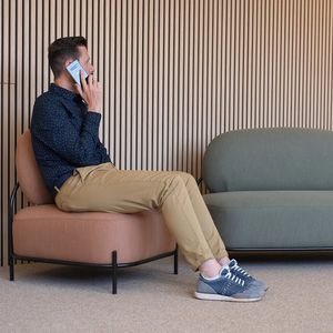 sillón de diseño minimalista