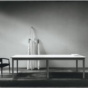 mesa contemporánea