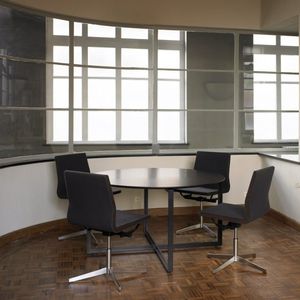 silla de oficina contemporánea