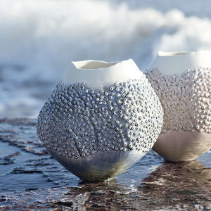florero contemporáneo / de porcelana / hecho a mano