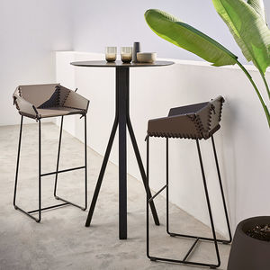 mesa alta contemporánea