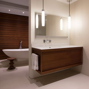 baño contemporáneo / de fresno