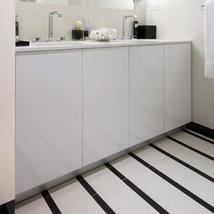 mueble de lavabo doble / de pie / de madera lacada / contemporáneo