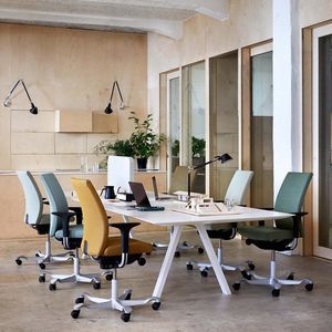 silla de oficina contemporánea