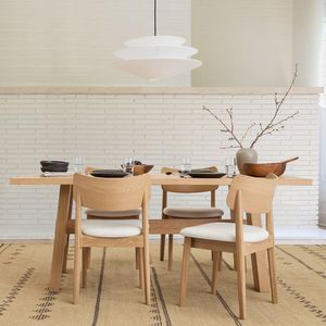 mesa de comedor contemporánea