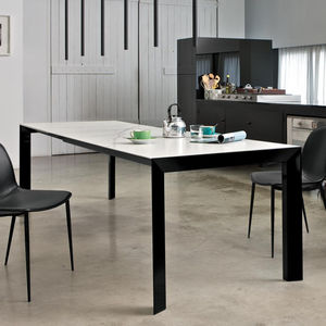 mesa contemporánea